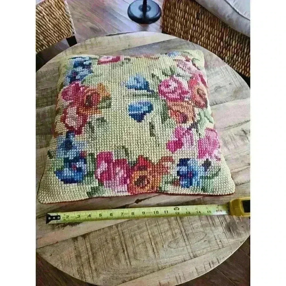 Vintage Needle Point Floral Pillow 17x17/ Velvet Backing Beautiful Colors - Picture 13 of 16